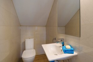 Hair dryer, towels - Villa Paleos Evergreen by Villa Plus (Ialysos)