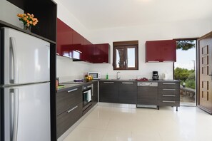 Microwave, dishwasher