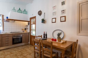 Refrigerador, microondas, horno y lavavajillas 