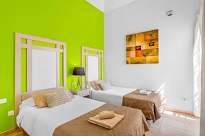 3 bedrooms, iron/ironing board, free WiFi, bed sheets - Villa Atenas by Villa Plus (Adeje)