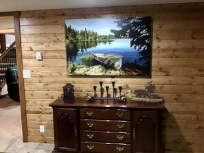 Interior - Eagle’s View on Mabel Lake! (Remer)