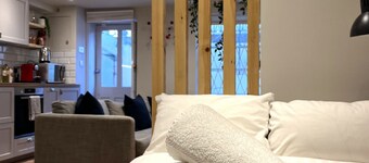 Stylish Studio Apartment in Clifton Village