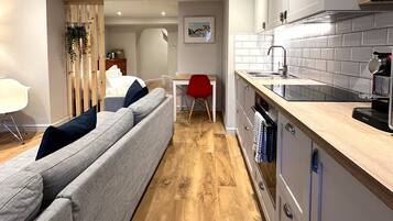 Classic Studio, Private Bathroom | Interior