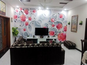 Interior - 2BR Modern & Luxury New Furnished House (Lahore)
