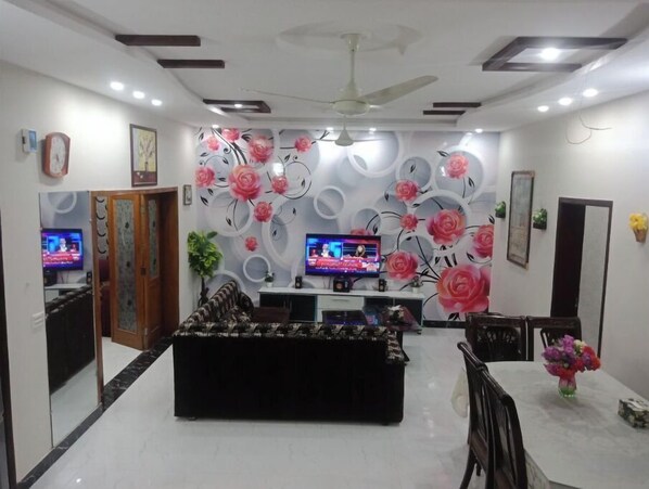 Interior - 2BR Modern & Luxury New Furnished House (Lahore)