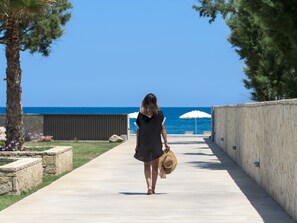 Terrace/patio - Amalthia Villa, Heated Pool & Walk to the Beach (Tavronitis)