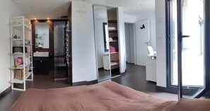 4 habitaciones, escritorio, tabla de planchar con plancha y wifi gratis 