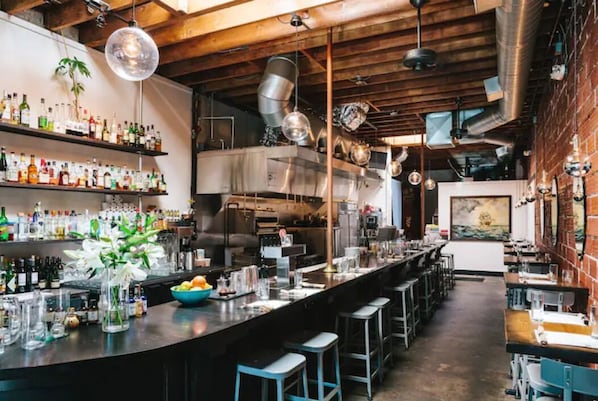 Bar (in der Unterkunft)