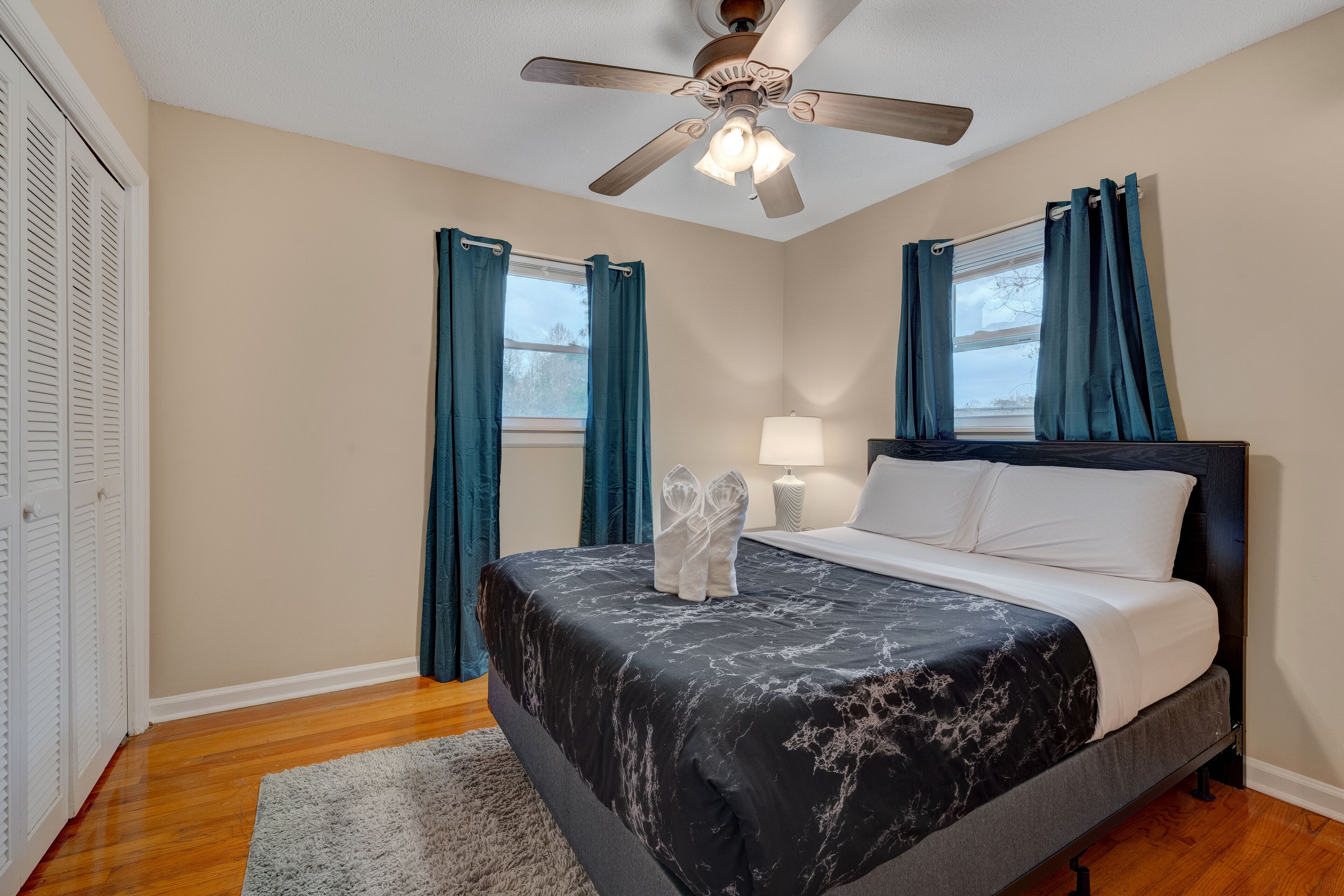 3 sovrum, skrivbord, strykjärn/strykbräda och gratis wi-fi