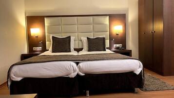 Minibar, desk, soundproofing, free WiFi