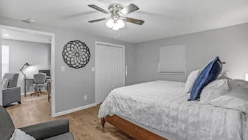 3 bedrooms, iron/ironing board, WiFi (free), bed sheets