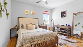 2 bedrooms, iron/ironing board, travel crib, WiFi (free)