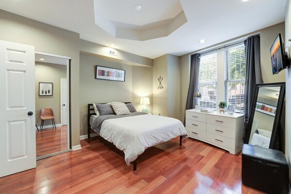 4 chambres, bureau, fer et planche à repasser, accès au Wi-Fi (inclus)