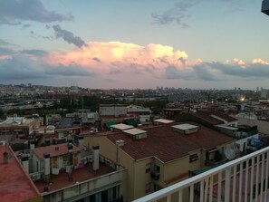 Property grounds - Super Views Finestrelles Attic Entire Apartment (Barcelona)