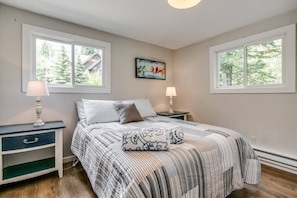 2 chambres, fer et planche Ă repasser, Wi-Fi, draps fournis