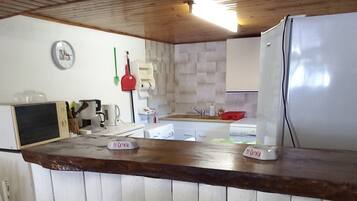 Réfrigérateur, micro-ondes, four, lave-vaisselle