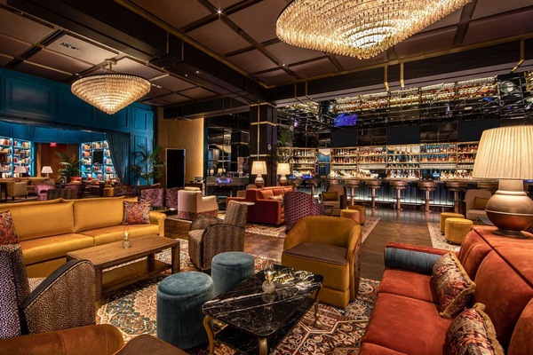 9 bars/lounges, 2 poolside bars
