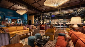 9 bars/lounges, 2 poolside bars - The Venetian Prestige Club Lounge (Las Vegas)