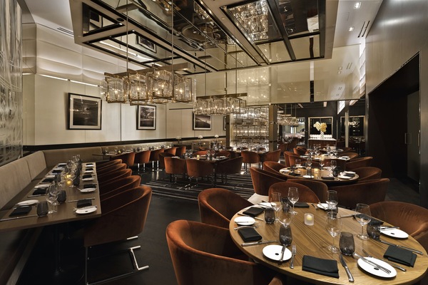 20 restaurants; lunch and dinner served