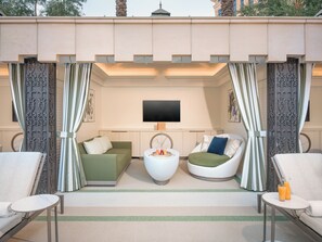 11 outdoor pools, pool cabanas (surcharge), pool umbrellas
