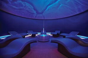Couples treatment room(s), sauna, hot tub, steam room, body treatments