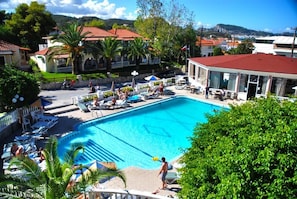 Outdoor pool - Admiral Hotel (Argassi)