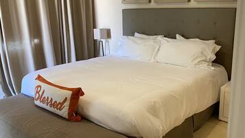 4 habitaciones, tabla de planchar con plancha y cuna de viaje