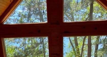 Hayward, Round Lake Retreat! Private dock, 3 kayaks, beautifully maintained!