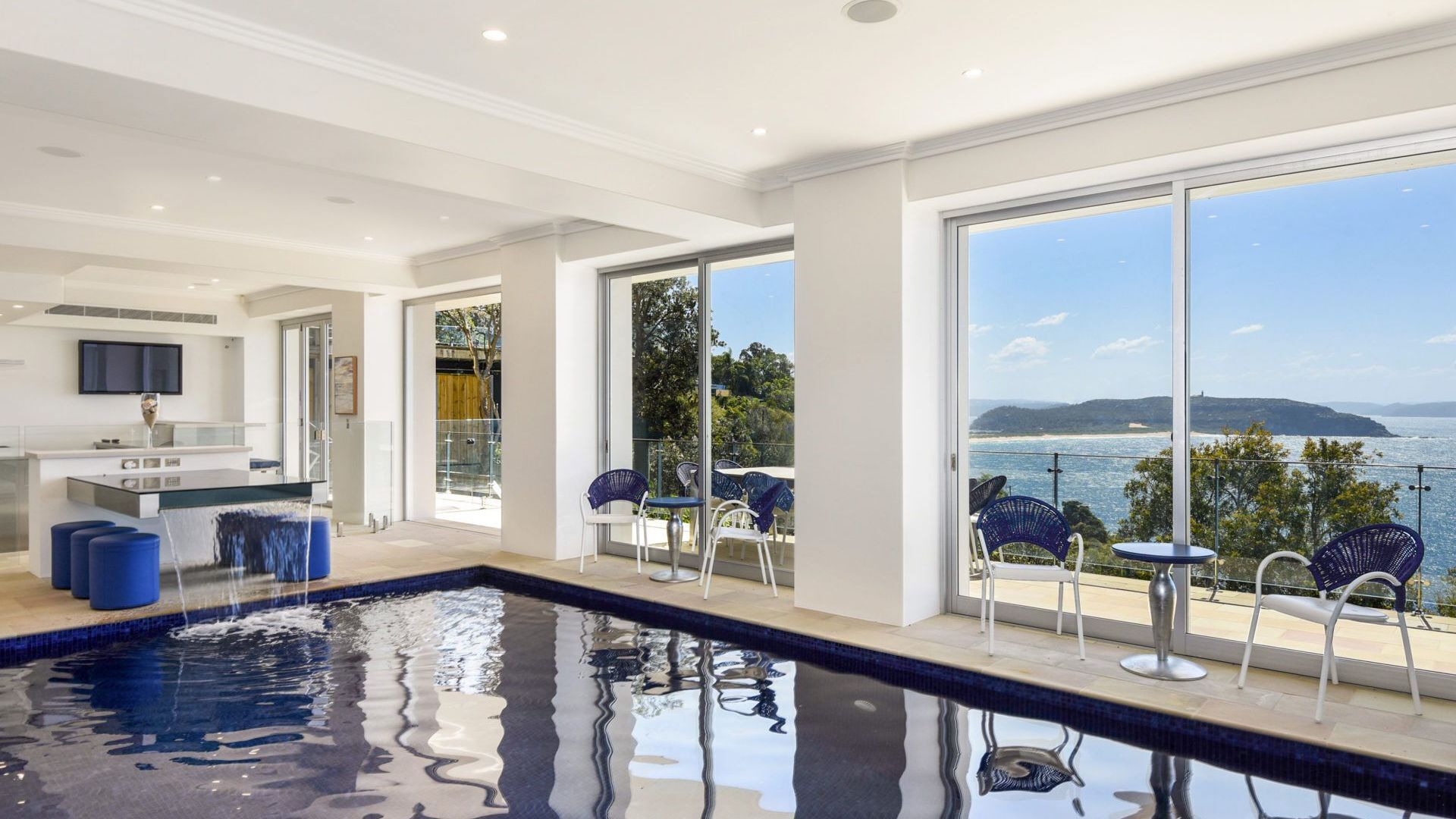 AMALFI VILLA by Palm Beach Holiday Rentals — image 4