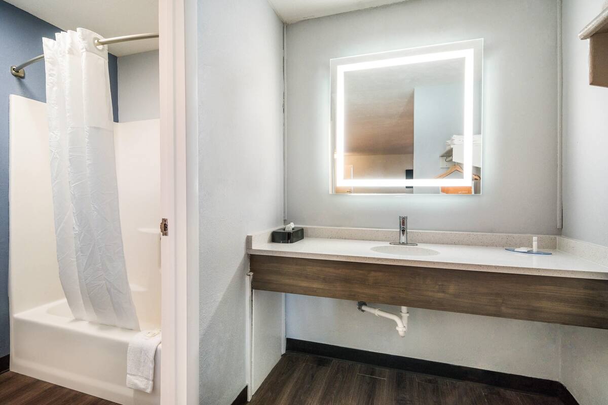 Down duvets, blackout curtains, iron/ironing board, free WiFi