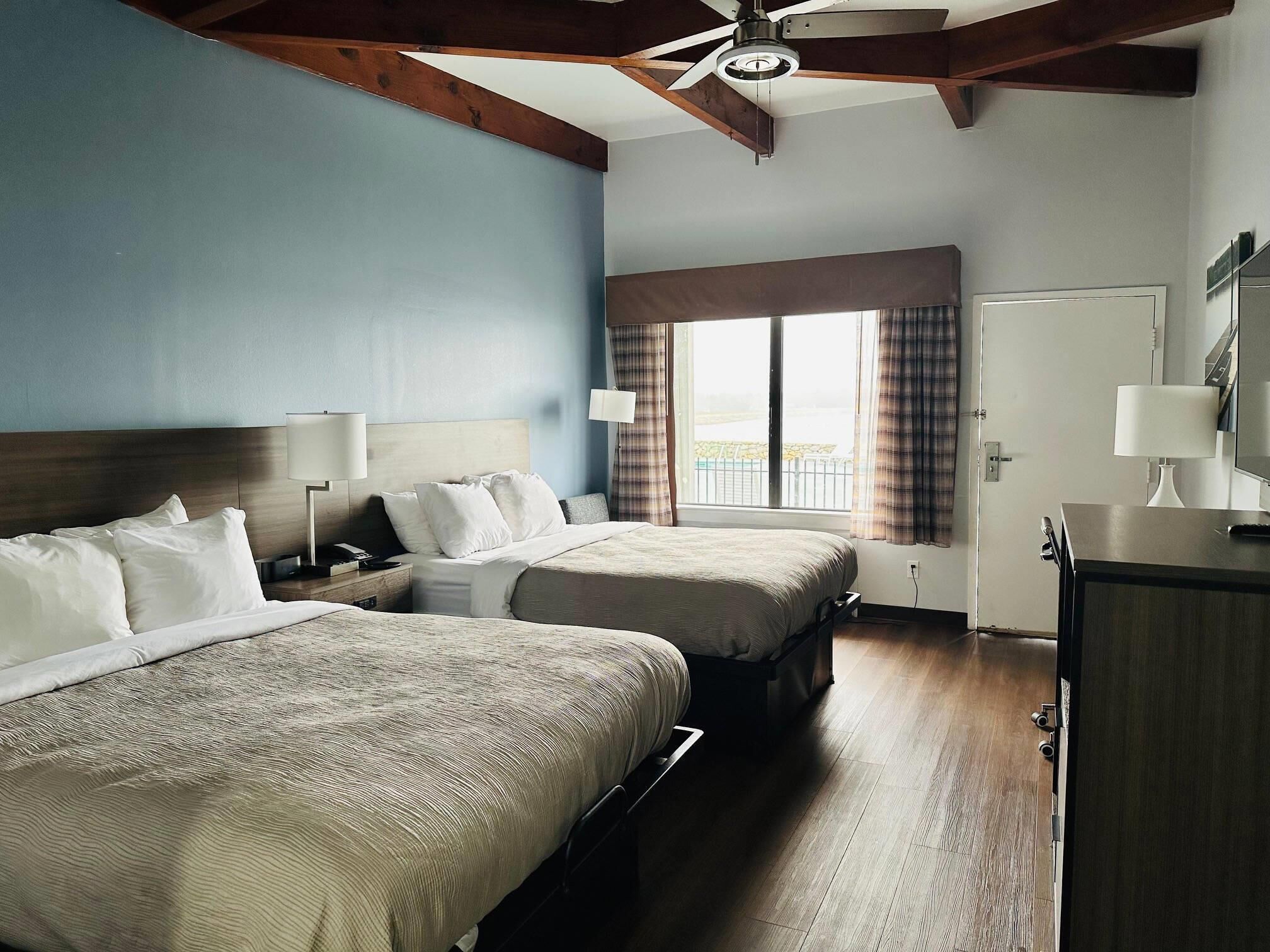 Dundyner, mørklægningsgardiner, strygejern/strygebræt, gratis Wi-Fi