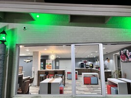 Petit déjeuner continental compris tous les jours