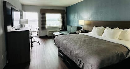 Quality Inn - On The Lake Clarksville-Boydton