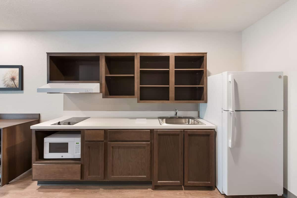 desk, laptop workspace, free wifi, bed sheets