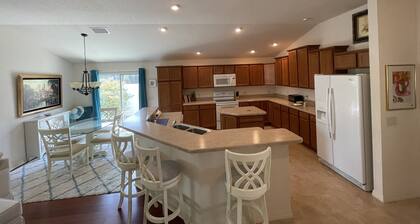 ESCAPE! to The Villages...Villa with Golf Car!