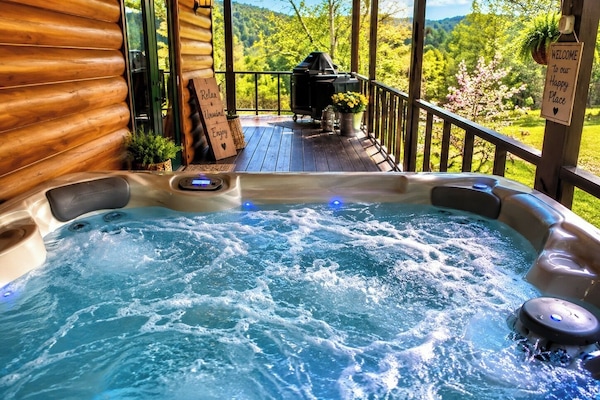 Bañera de hidromasaje al aire libre