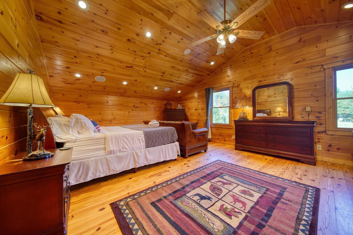 3 bedrooms, iron/ironing board, free WiFi, bed sheets
