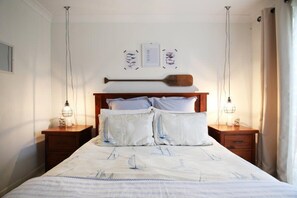 2 bedrooms, iron/ironing board - Reflections Ground Level 2 Bedroom air-con self-contained apartment, River views (Wooli)