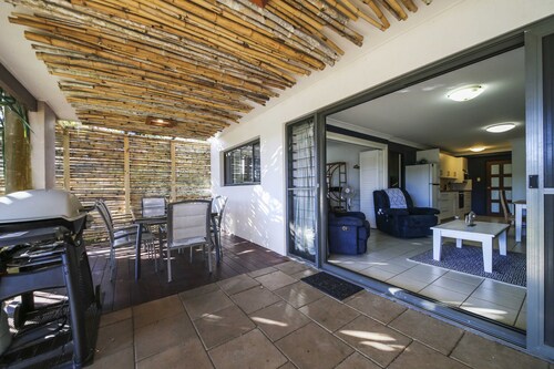 Seychelles Ground Level 2 Bedroom air-con self-contained apartment,  River views