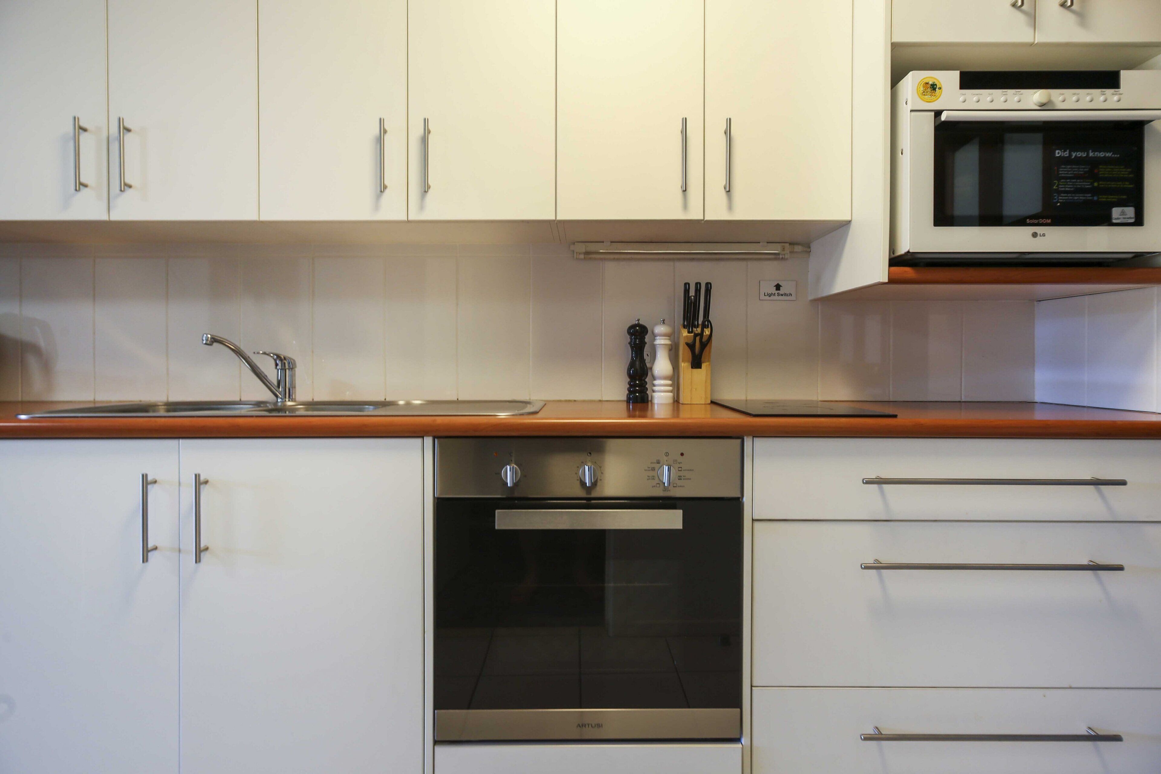 Fridge, microwave, oven, coffee/tea maker