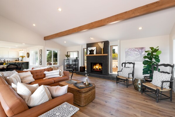 TV, fireplace, stereo - Deboem Vineyard | 20-Acre Organic Wine Retreat! (Solvang)