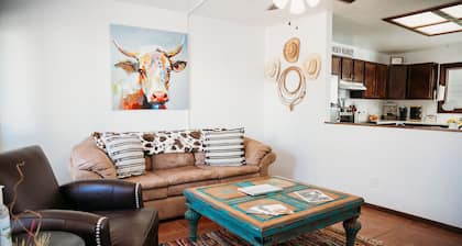 Farm house Casita with great views and privacy !