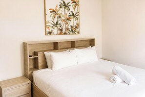 2 bedrooms, iron/ironing board, WiFi, bed sheets
