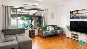 TV, fireplace, Netflix, streaming services