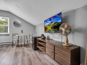 Interior - Timberline Lodge - Downtown Ellicottville - Room 301 (Ellicottville)