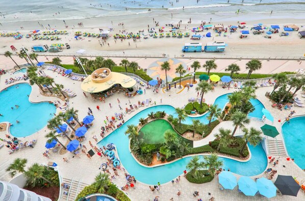 Piscine couverte, piscine extérieure