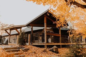 Exterior - Cozy Clubhouse Cabin for 4 guests - Hocking Hills - Hot Tub - Fire Ring - Wifi (Logan)