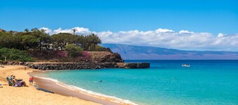 Hawaiian inspired 4th floor condo in Kaanapali