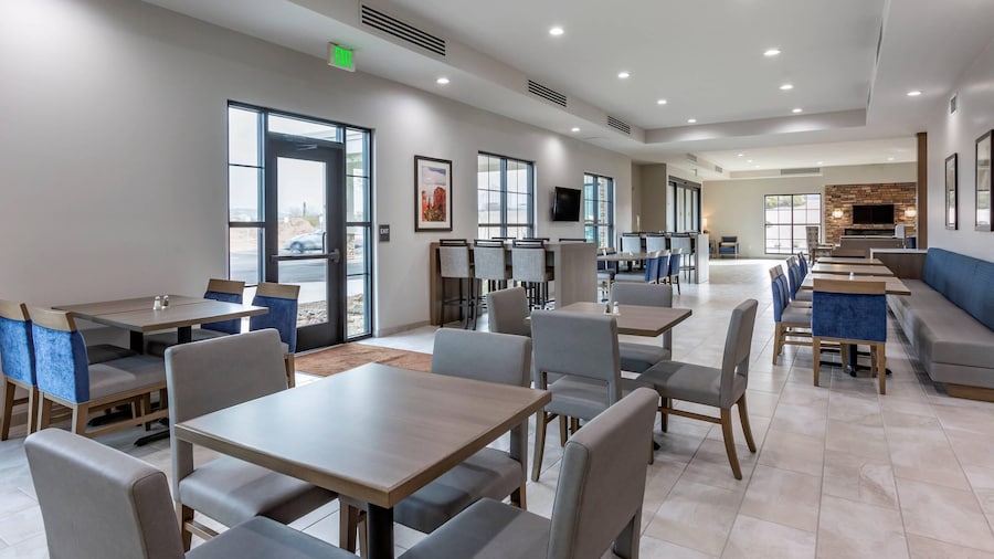 Comfort Suites Scottsdale Talking Stick Entertainment District
