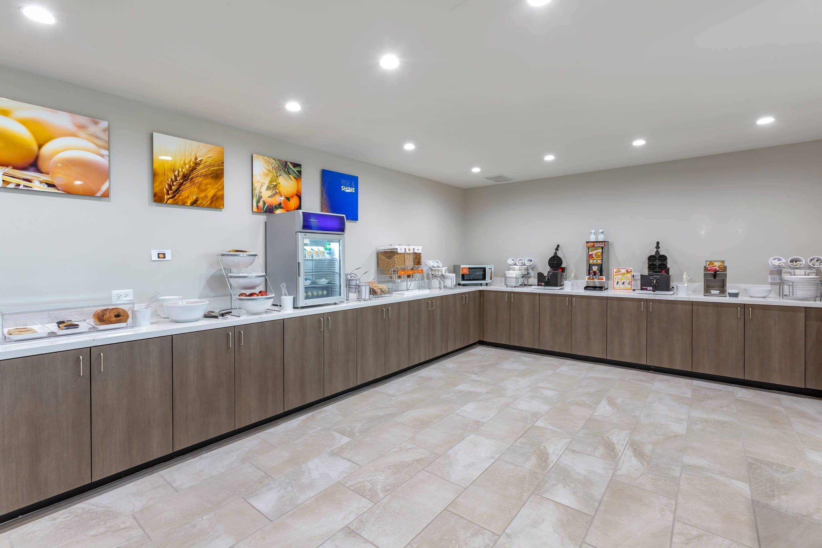 free daily continental breakfast